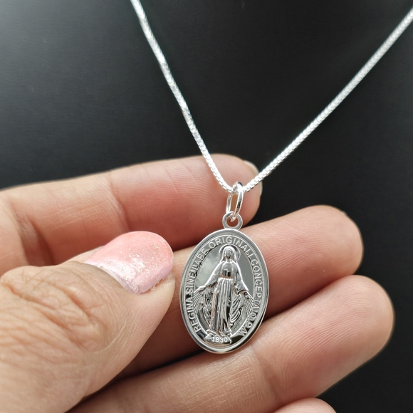 ♥️ MIRACULOUS MARY NECKLACE - Picture 5 of 7